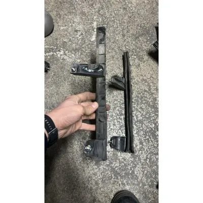 Fiat Fiorino Sol Ön Kapı Cam Rayı