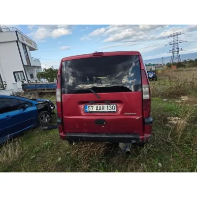 Fiat Doblo Bagaj Kapak Kırmızı 2001-2010