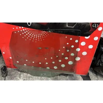Ford Focus 1 Sol Arka Kapı Camı