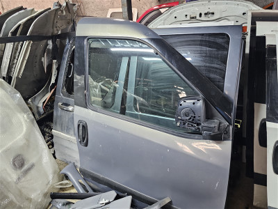 Fiat Doblo çıkma sağ ön kapı