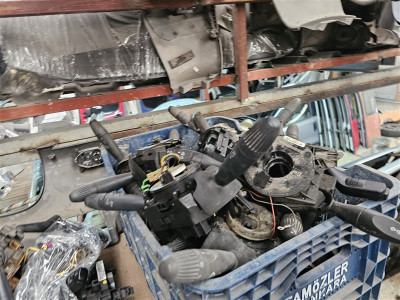 Peugeot Bipper Çıkma Sinyal Kolu