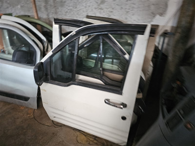 Ford Connect Çıkma Sol Ön Kapı