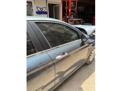 Fiat Egea çıkma  Sağ Ön kapı hatasız 